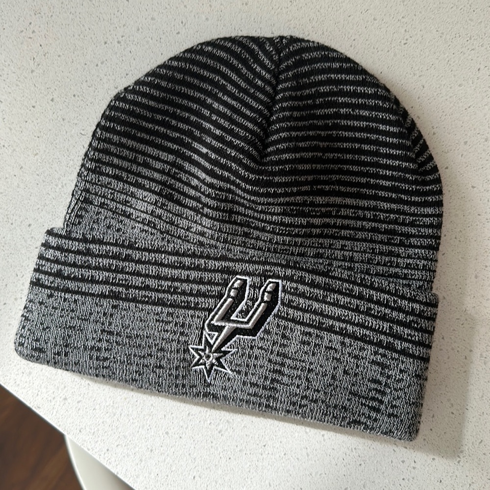 Spurs Mitchell & Ness Beanie - Picture 1 of 2